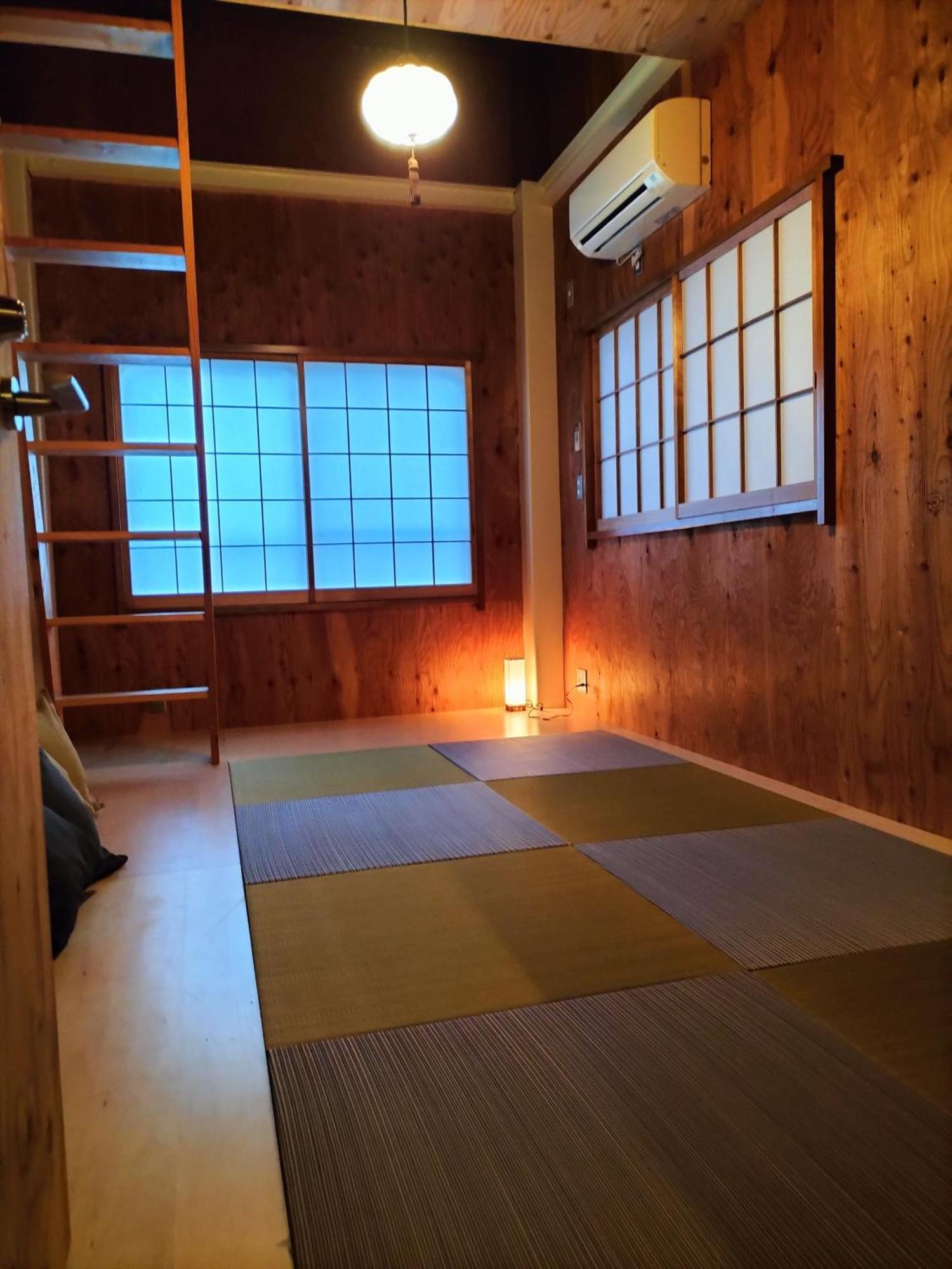 Vacation"Ninja"House Secretbase Near Asakusa Токио Экстерьер фото